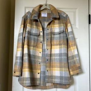 Old Navy Women’s Shacket in Yellow Plaid